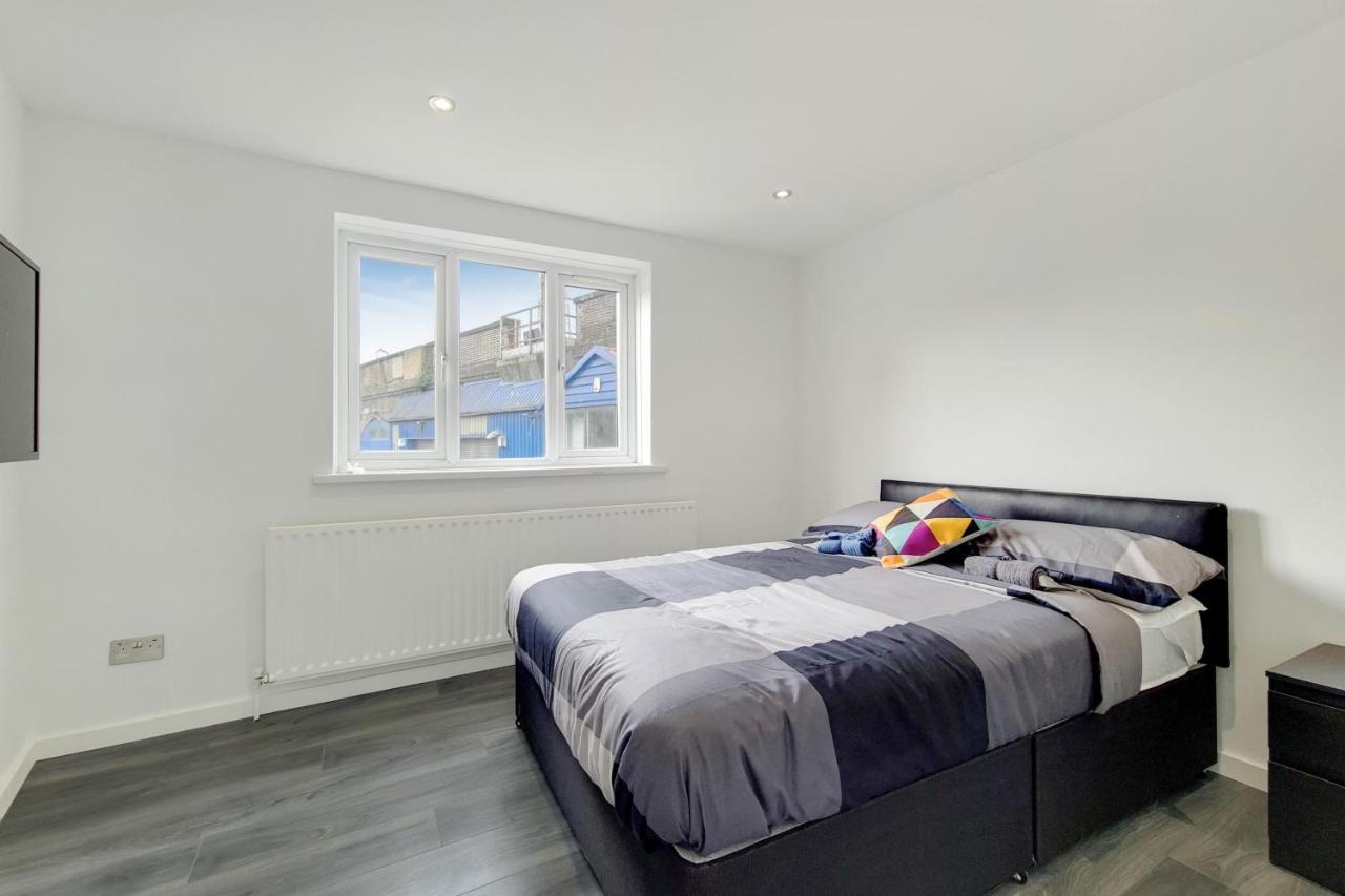 Lovely 4 Bed Apartment Perfect For Families! Londra Dış mekan fotoğraf