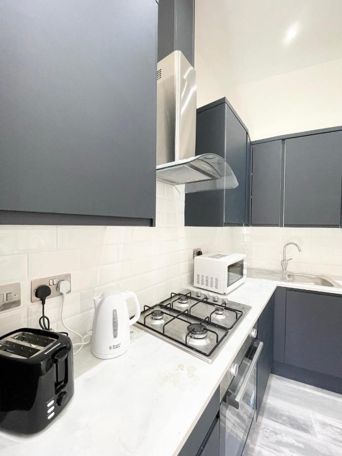 Lovely 4 Bed Apartment Perfect For Families! Londra Dış mekan fotoğraf