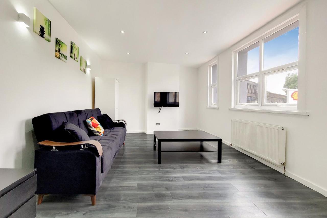 Lovely 4 Bed Apartment Perfect For Families! Londra Dış mekan fotoğraf