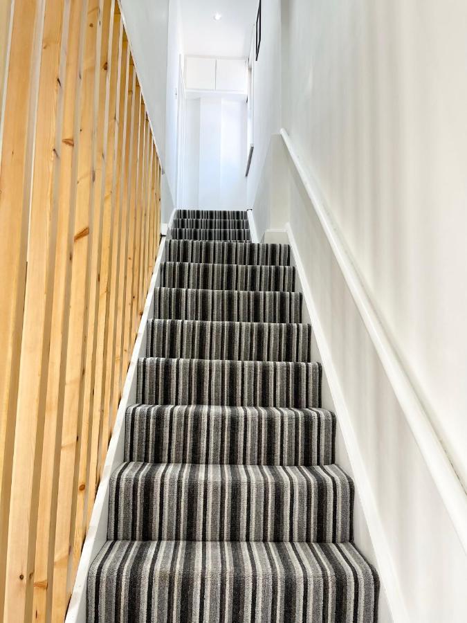 Lovely 4 Bed Apartment Perfect For Families! Londra Dış mekan fotoğraf